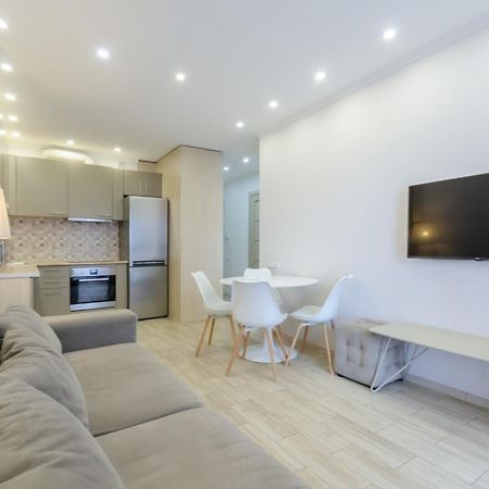 Petrovdom Apartments 3-143 In Rc Central Park, 7 John Mccain Street Kiev Bagian luar foto