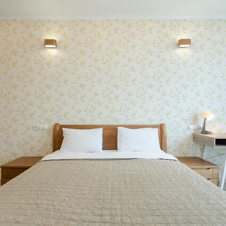 Petrovdom Apartments 3-143 In Rc Central Park, 7 John Mccain Street Kiev Bagian luar foto