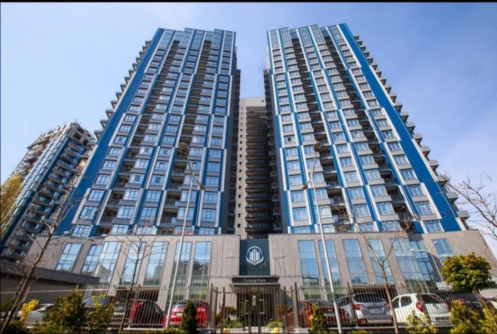 Petrovdom Apartments 3-143 In Rc Central Park, 7 John Mccain Street Kiev Bagian luar foto